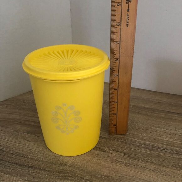 Vintage 70s Yellow Tupperware Nesting Canisters Round Retro Set of 5 Sunburst - Picture 8 of 13